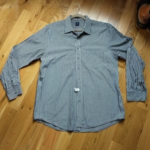 Mens Gap button down shirt